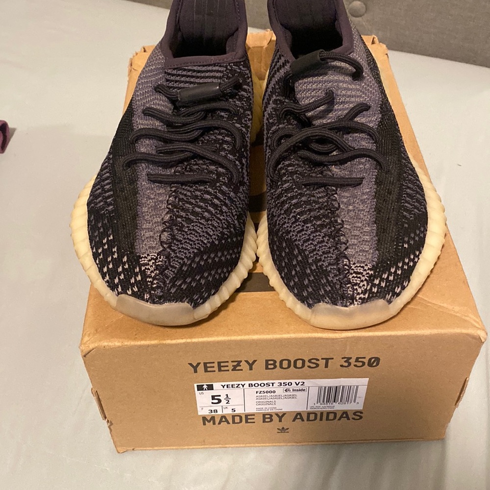 Yeezy boost 350 b2 asriel